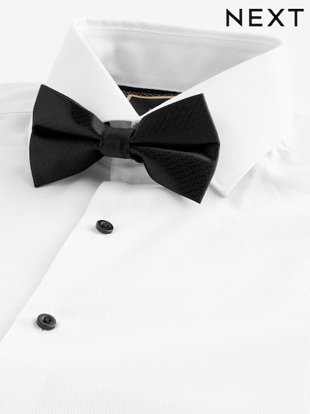 White Textured/Black Bow Tie Slim Fit Single Cuff Shirt And Bow Tie Pack (628023) | €41