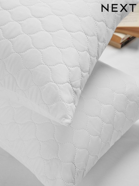 Set of 2 Stain Resistant Pillow Protectors (634502) | 469 UAH
