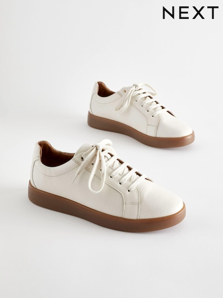 Blanc/fauve - Signature Leather Lace-Up Trainers (639043) | € 12