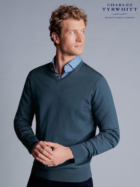 Темно-синій - Charles Tyrwhitt Джемпер з V-подібним вирізом із чистого мериноса (642535) | 4 806 грн