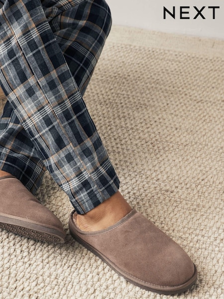 Taupe bruin - Met imitatiebont gevoerde Signature suède pantoffelmuiltjes (642892) | € 27