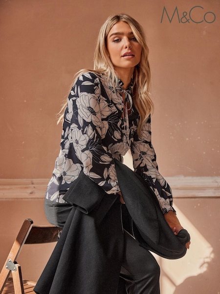 Schwarz - M&Co Floral Tie Neck Blouse (646080) | 16 €