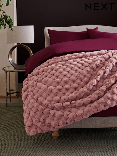 Luna Scalloped Plush Faux Fur Throw (654845) | ‏334 ر.س.‏ - ‏556 ر.س.‏