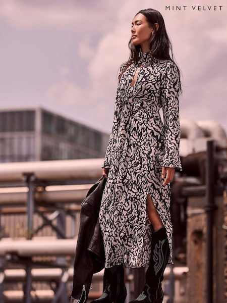 Mint Velvet Black Print Midi Dress (655788) | €59