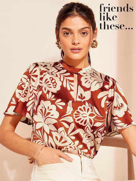 Красный с цветочным узором - Friends Like These Printed Flutter Sleeve Keyhole Blouse (657521) | €21