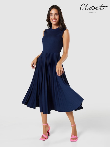 Closet London Blue V-Back Pleated Dress (658994) | € 33