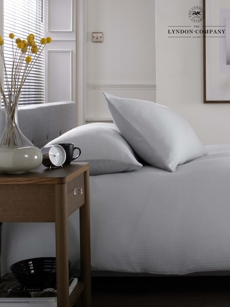 The Lyndon Company St. Quentin Duvet Cover And Pillowcase Set