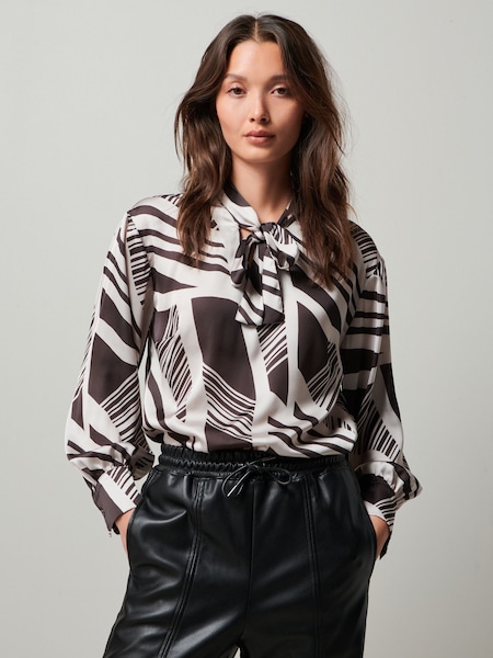 Monochrome Print Tie Neck Long Sleeve Blouse (699387) | €23