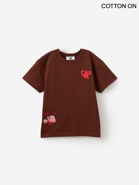 חום - Cotton On חולצת טי עם שרוולים קצרים ותפר כתפיים נמוך