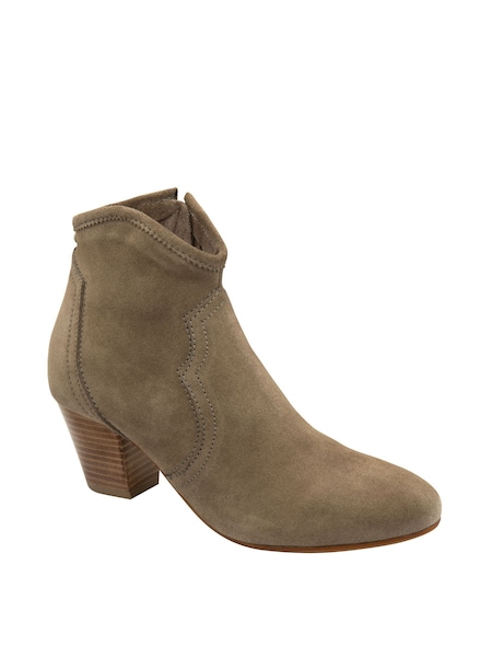 Ravel Brown Suede Leather Ankle Boots (716971) | €64