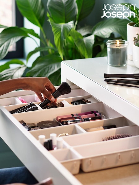 Joseph Joseph 12 Piece Viva Makeup Shell Organiser Set (717597) | €50