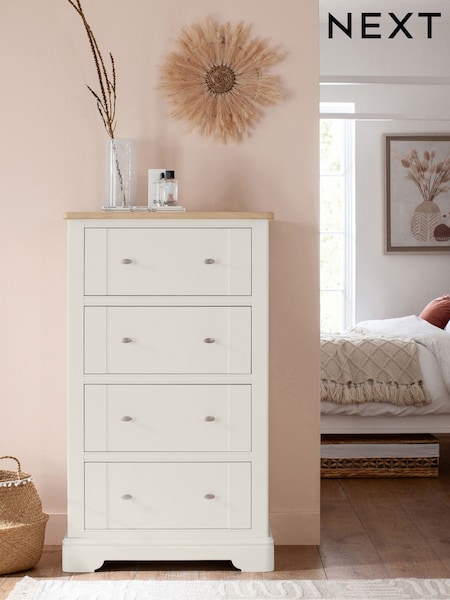 Chalk White Hampton Painted Oak Collection 4 Drawer Chest Of Drawers (722590) | €925