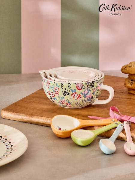 Cath Kidston Cream Painted Table Measuring Cups & Spoons (747323) | €47