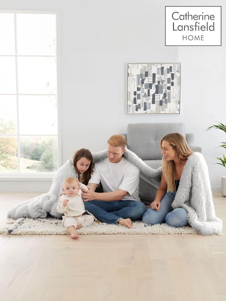 Catherine Lansfield Grey Extra Large Cuddly Deep Pile Faux Fur Family Size Throw (751211) | €68