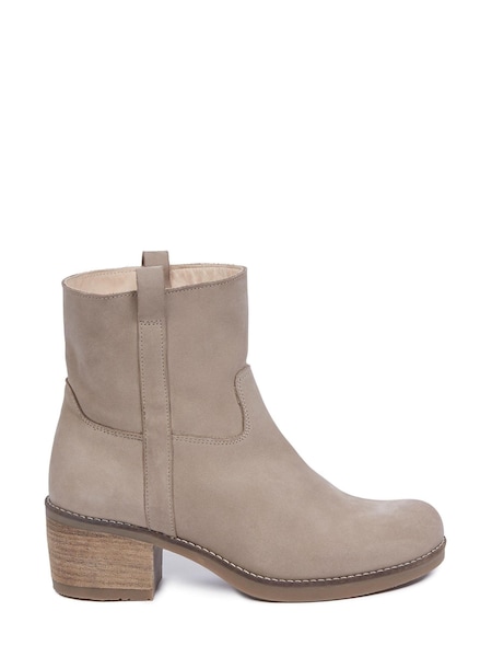 Celtic & Co. Brown Pull On Ankle Boots (754423) | €51