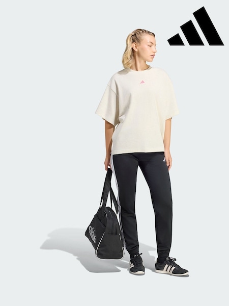 Cream - Adidas 3-stripes Studio T-shirt