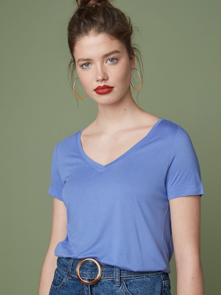 أزرق شاحب - Slouch V-Neck T-Shirt (767878) | ‏18 د.إ.‏