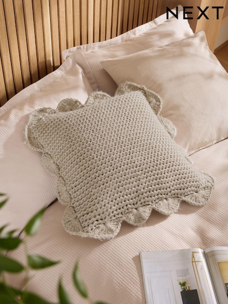 Knitted Scallop Cushion (771633) | ‏97 د.إ.‏
