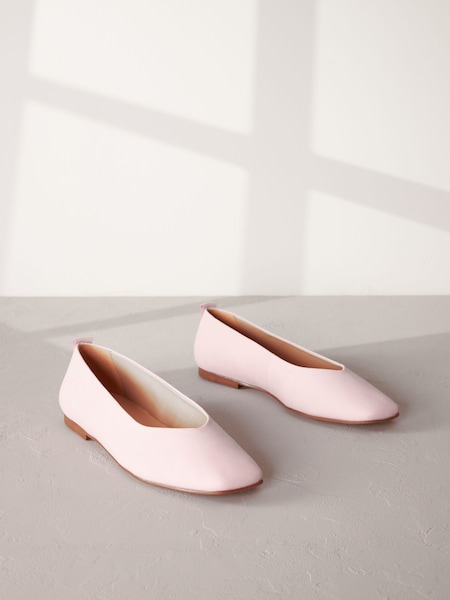 rožnata - Signature Leather Hi Cut Ballerina Shoes (778203) | € 22