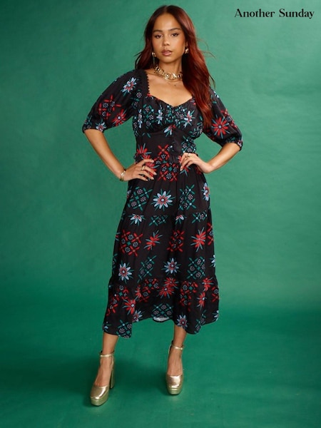 Another Sunday Milkmaid Midi Dress With Lace Trim Detail In Black Geo Print (791882) | €31