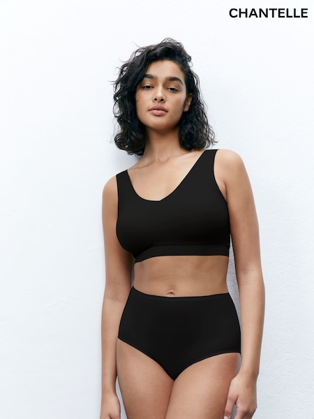 Musta - Chantelle Soft Stretch Seamless V-neck Padded Crop Top (797870) | €69
