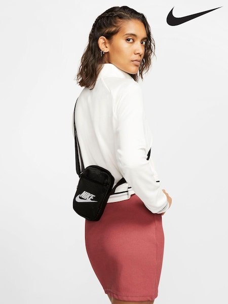 Negro - Nike Small Heritage Crossbody Bag (1L) (807598) | 33 €