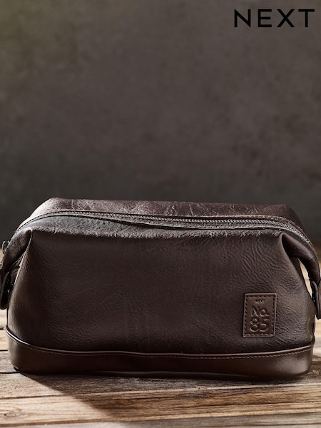 No 85 Faux Leather Washbag (813992) | €23