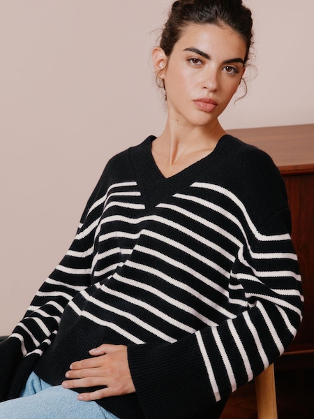 Albaray Stripe V-Neck Black Jumper (827176) | €44
