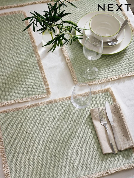 Set of 4 Sage Green Woven Fringe Edge 100% Cotton Fabric Placemats (859488) | €30