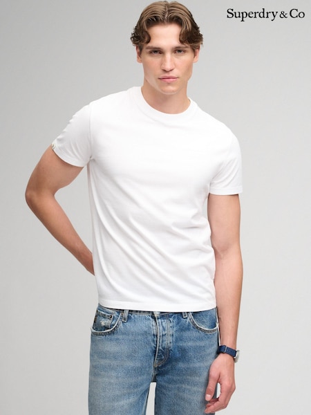 أبيض - Regular Superdry Essential Serif Logo Embroidered T-shirt