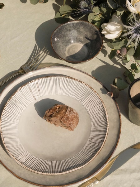Dutch Rose Set of 4 Ecru Cream Organic Dinner Plates 26.5cm (867371) | €76