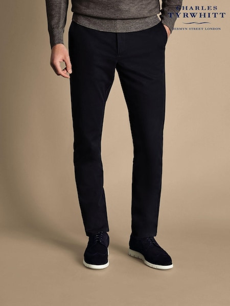 Charles Tyrwhitt Dark black Classic Fit Ultimate non-iron Chino Trousers (871633) | R$ 890