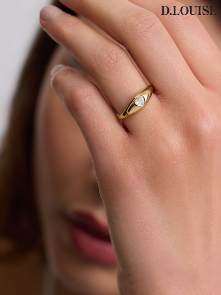 Gold - D.louise Tapered Heart Ring