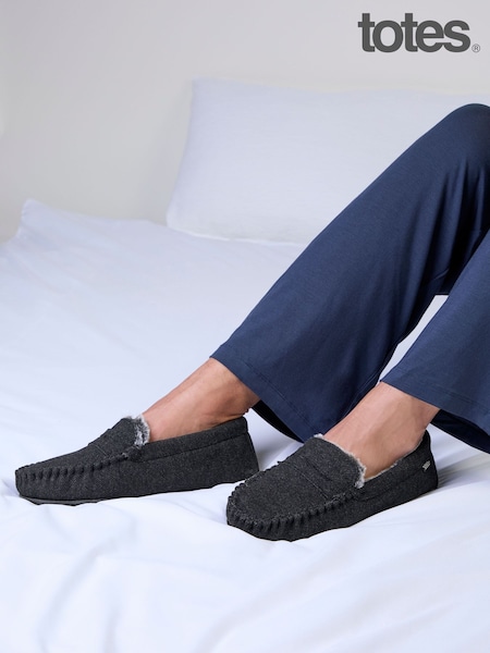 Gris - Regular Totes Soft Herringbone Moccasin Slippers