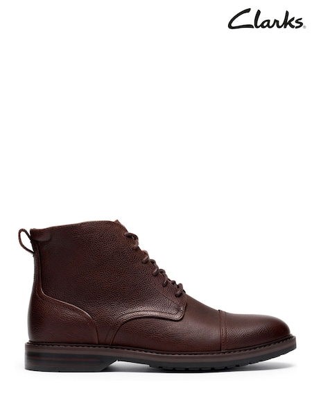 Smeđa - Regular Clarks Aldwin 2 Cap Boots