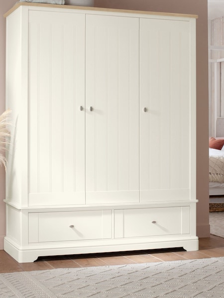 Chalk White Hampton Painted Oak Triple, 2 Drawers Wardrobe (905961) | €1,975
