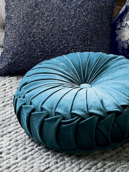 Laura Ashley Round Rosanna Cushion (906643) | €46