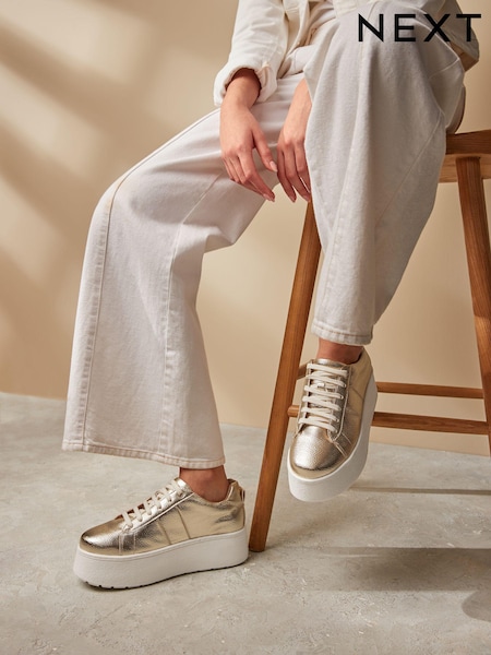 zlata (barva); zlato - Forever Comfort® Patent Chunky Lace-Up Trainers (920373) | € 27