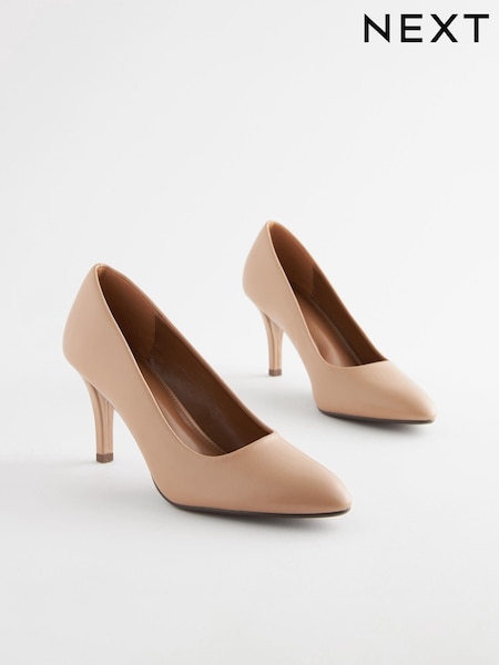 Верблюд Обнаженный 1 - Forever Comfort® Closed Toe Heel Court Shoes (921713) | €32