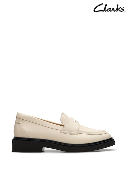 Clarks Cream Leather Splend Edge Shoes (924823) | €118