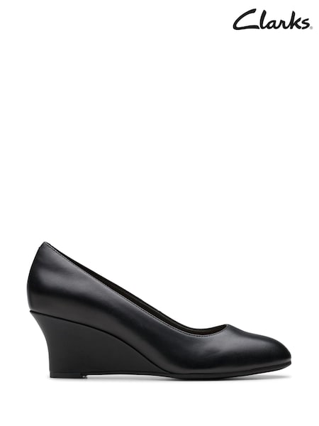 Clarks Leather Olivette Pearl Shoes (924868) | € 86