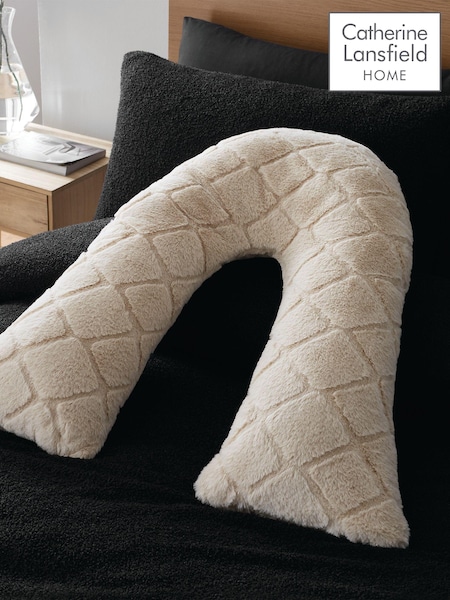 Catherine Lansfield Cosy and Soft Diamond Fleece V-Shaped Cushion (925571) | 1,322 UAH
