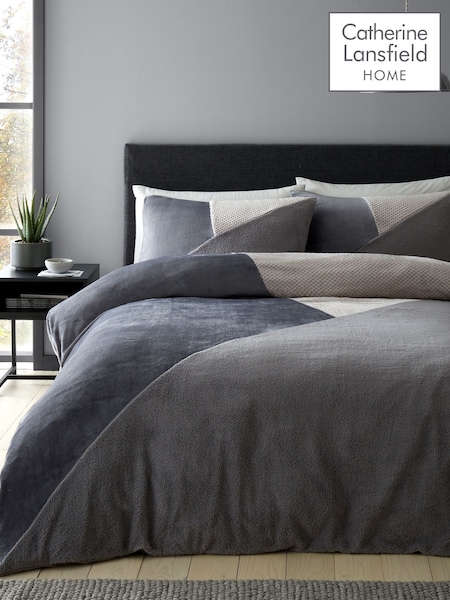 Catherine Lansfield Grey Larsson Geo Cosy and Warm Fleece Duvet Cover Set (927944) | 124 QAR - 247 QAR