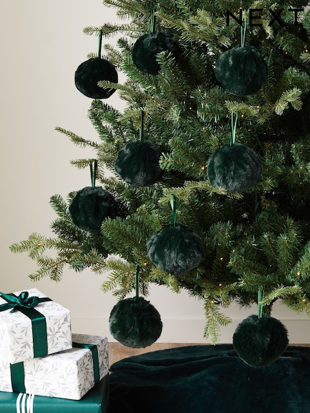 Set of 9 Green Faux Fur Christmas Baubles (935488) | €23