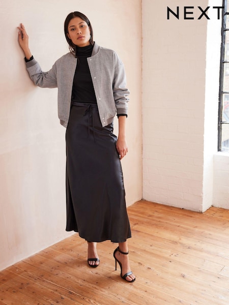 Black Long Length Satin Skirt (940454) | €14