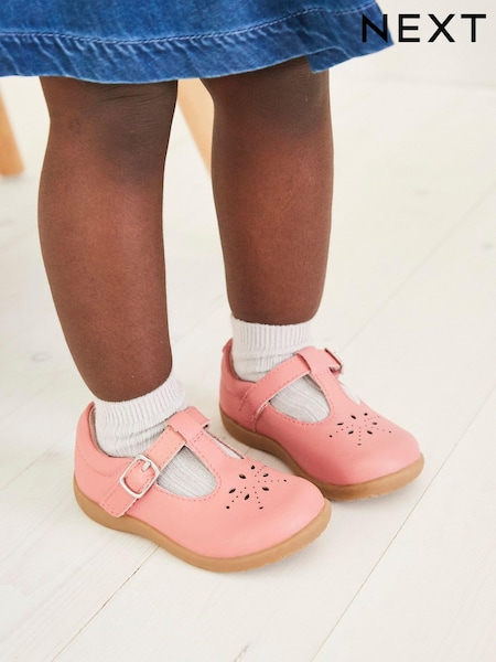 Rosafarbenes Leder - Laufenlern-Schuhe mit T-Steg und Klettverschluss (940773) | 22 €