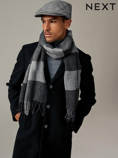 Monochrome Flat Cap and Woven Scarf Set (946341) | €14