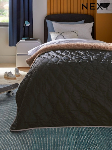 Black Quilted Super Soft Fleece Throw Blanket (965542) | OMR8