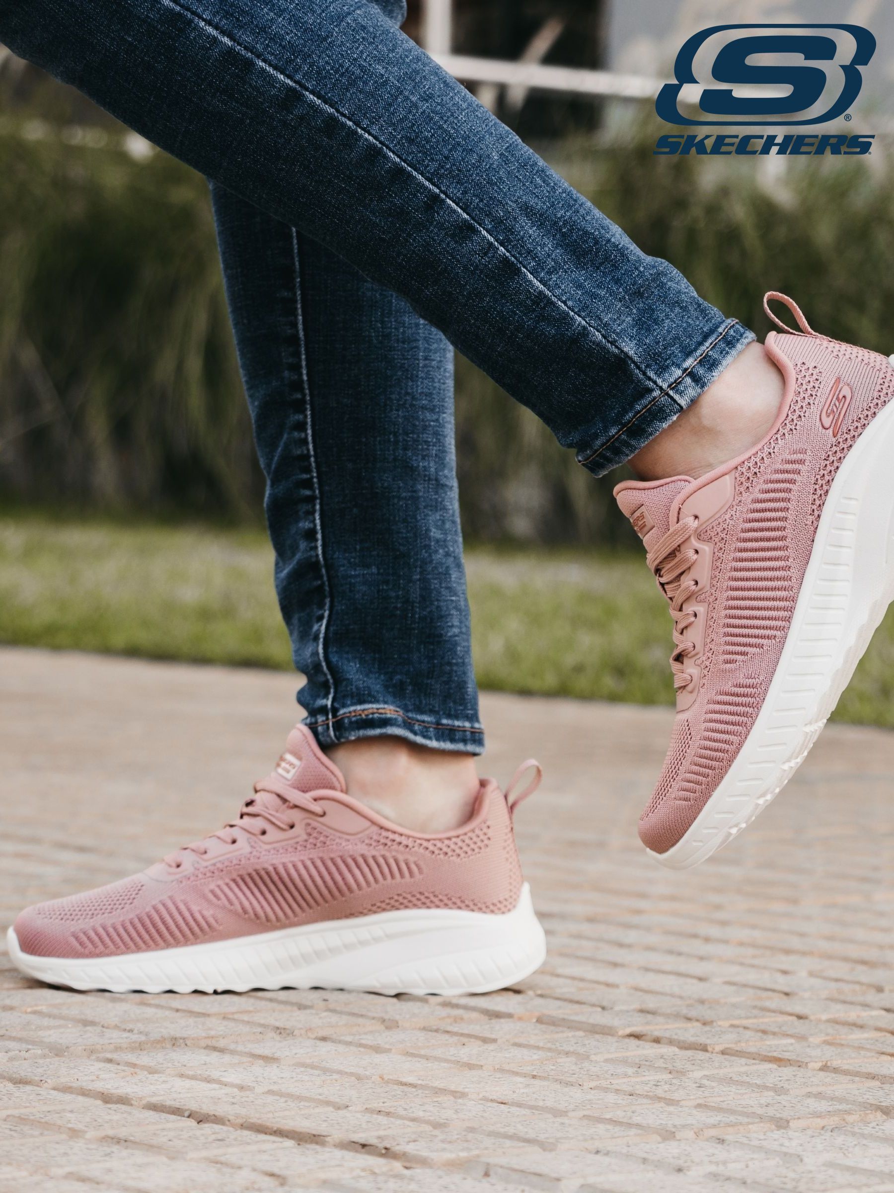 Womens wide sketchers store