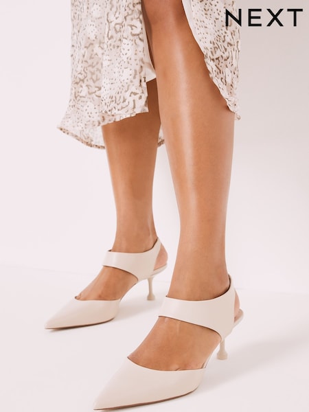 Kostno kremna - Forever Comfort® Leather High Cut Point Toe Heels (A86320) | € 22